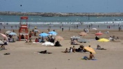 Plage de Rabat, baignade sous contrôle étroit.mp4