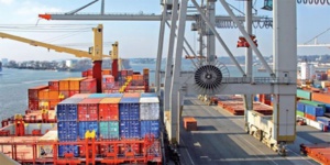 Le déficit commercial se creuse à nouveau Le déficit commercial se creuse à nouveau