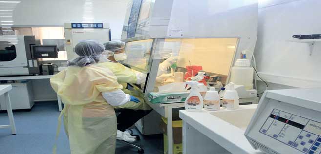 Combat sanitaire face au Coronavirus au service d’isolement de l’hôpital Moulay Youssef de Casablanca.