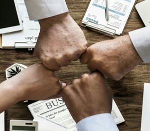 Les bénévoles sont priés de se présenter Les bénévoles sont priés de se présenter