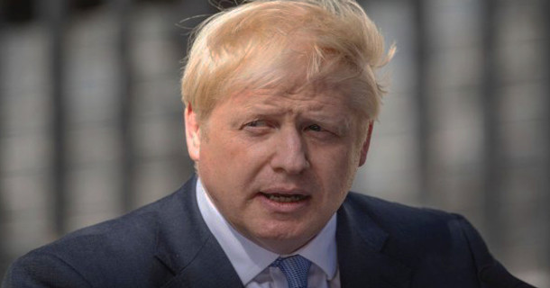 Boris Johnson transféré aux soins intensifs