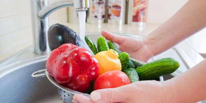 Coronavirus : Quand laver des aliments devient tout un art Coronavirus : Quand laver des aliments devient tout un art