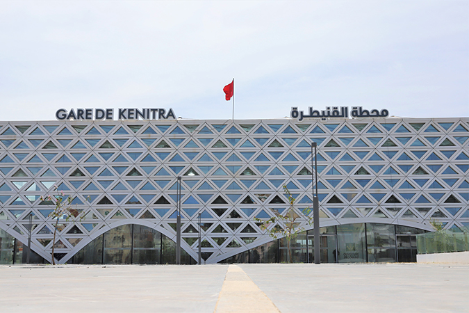 Désinfection de la gare du TGV à Kénitra