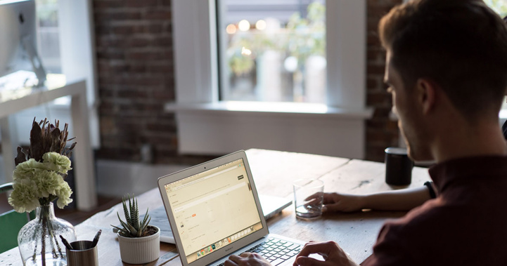 Confinement et télétravail : source de satisfaction pour la majorité des salariés Confinement et télétravail : source de satisfaction pour la majorité des salariés