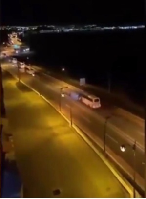 Capture d'écran des images du convoi de bus qui s'est dirigé aux aurores vers les passage de Tarajal