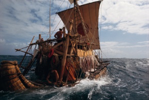 Cinquantenaire de la traversée de l’Atlantique sur un bateau en papyrus Cinquantenaire de la traversée de l’Atlantique sur un bateau en papyrus