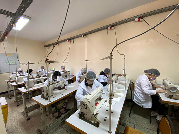 Les détenus participent à l’effort national en fabriquant des masques