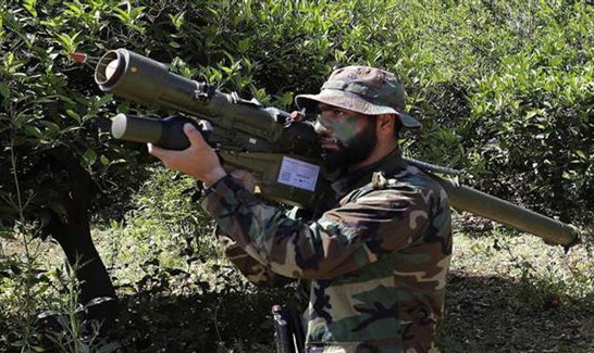 Un combattant du Hezbollah, sur les frontières avec la Palestine occupée. Un combattant du Hezbollah, sur les frontières avec la Palestine occupée.