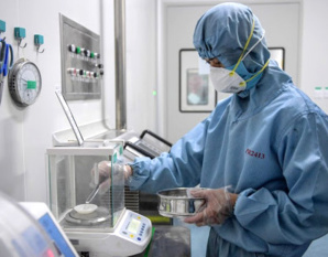 Proscrit ailleurs mais maintenu au Maroc, l’usage de la chloroquine au centre du débat Proscrit ailleurs mais maintenu au Maroc, l’usage de la chloroquine au centre du débat