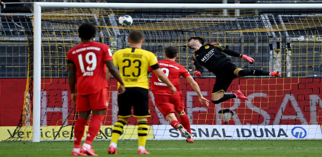 Football : Dortmund trébuche et le Bayern s’ouvre la voie du titre