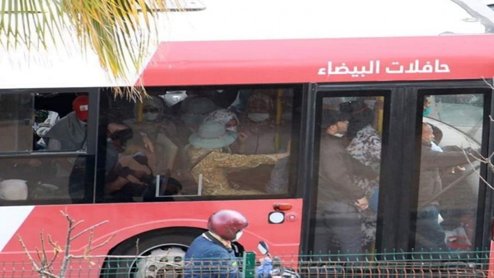 Etat d’urgence sanitaire : Un bus bat son plein à Casablanca Etat d’urgence sanitaire : Un bus bat son plein à Casablanca