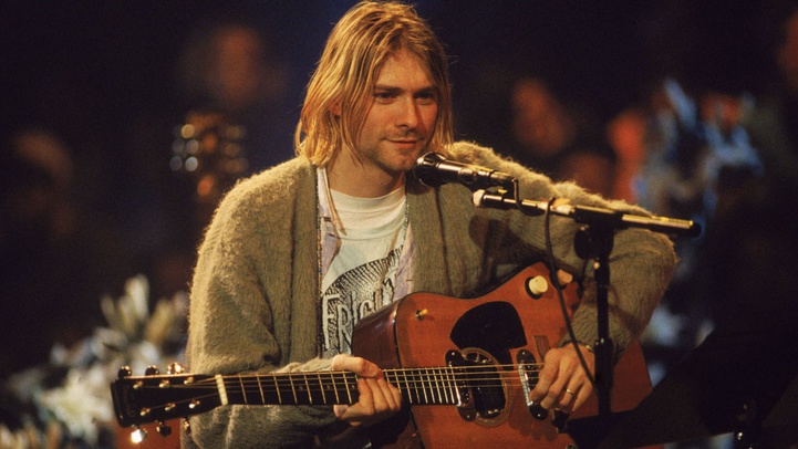Un record, la guitare de Kurt cobain vendue à 6 millions de dollars Un record, la guitare de Kurt cobain vendue à 6 millions de dollars