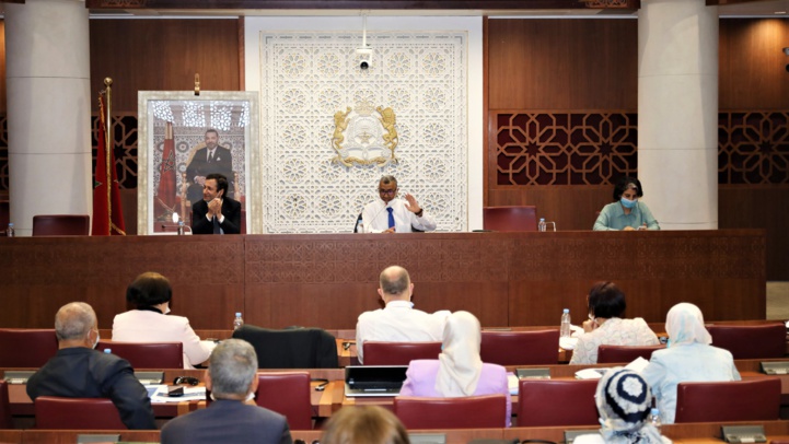 Chambre des représentants : Débat en Commission sur le projet de Loi de Finances rectificative. Chambre des représentants : Débat en Commission sur le projet de Loi de Finances rectificative.