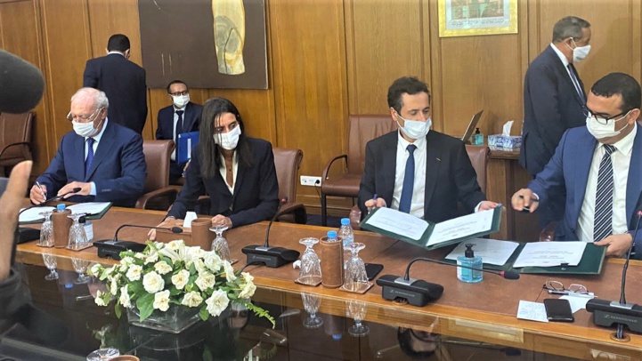 Signature du contrat programme de soutien et de relance du tourisme Signature du contrat programme de soutien et de relance du tourisme