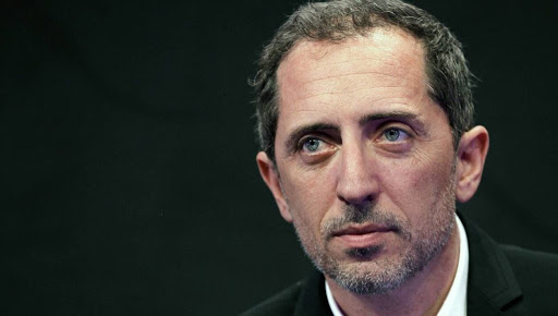 Par amour pour Nougaro, Gad se lance dans la chanson, succès ou fiasco ? Par amour pour Nougaro, Gad se lance dans la chanson, succès ou fiasco ?
