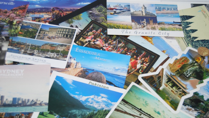 Collection de cartes postales d'une cartophile de Kénitra.