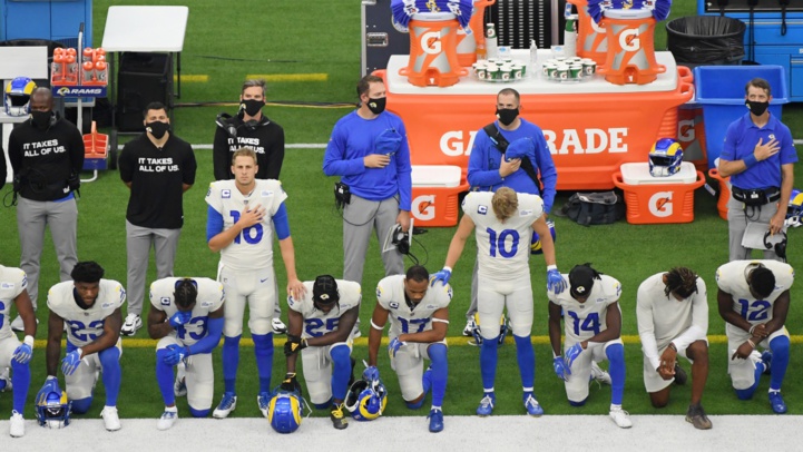 Football américain (NFL): Des genoux à terre pour les premiers matches de la saison Football américain (NFL): Des genoux à terre pour les premiers matches de la saison