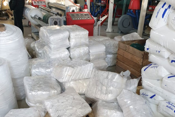 Tanger : Démantèlement d'une usine clandestine de fabrication de sacs en plastique Tanger : Démantèlement d'une usine clandestine de fabrication de sacs en plastique