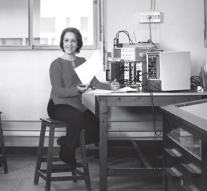 Rajaâ Cherkaoui El Moursli : « J’ai rencontré des étudiantes qui ont choisi la physique parce qu’elles se sont inspirées de mon histoire » Rajaâ Cherkaoui El Moursli : « J’ai rencontré des étudiantes qui ont choisi la physique parce qu’elles se sont inspirées de mon histoire »