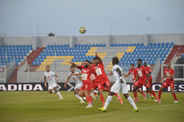 Une phase de jeu de la rencontre DHJ-HUSA Une phase de jeu de la rencontre DHJ-HUSA