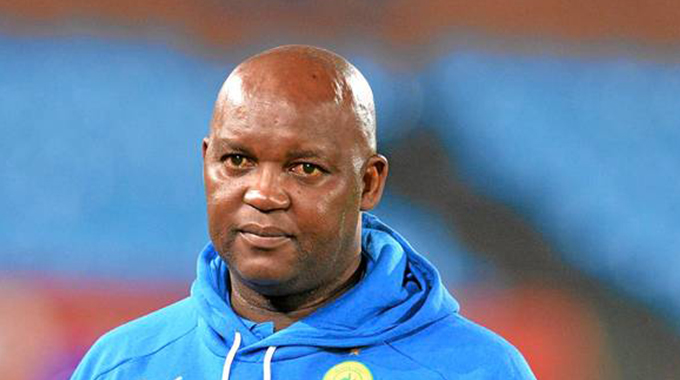 C'est officiel : Pitso Mosimane, ex-coach de Sundowns, nouvel entraîneur d'Al Ahly