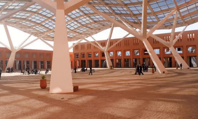 Les défis de l’éducation en Afrique au centre d’une conférence de l’UM6 et l’AUI Les défis de l’éducation en Afrique au centre d’une conférence de l’UM6 et l’AUI