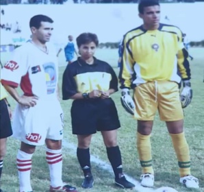 Khadija Rezzoug : première arbitre femme à avoir dirigé un match de football national masculin ! Khadija Rezzoug : première arbitre femme à avoir dirigé un match de football national masculin !