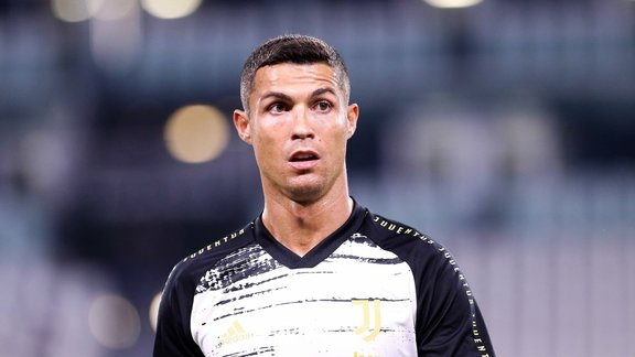 Cristiano Ronaldo testé positif au Covid Cristiano Ronaldo testé positif au Covid