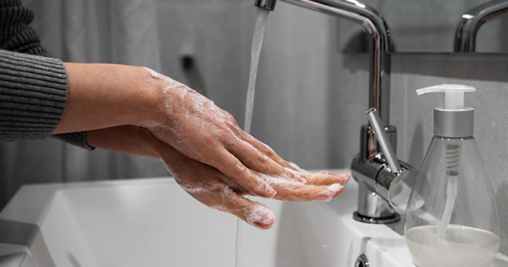 Le Coronavirus survit jusqu'à neuf heures dans la peau humaine Le Coronavirus survit jusqu'à neuf heures dans la peau humaine