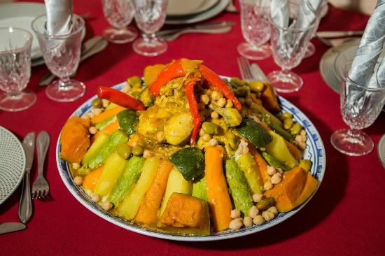 Couscous: le fameux plat marocain pourrait être inscrit au patrimoine mondial de l'Unesco Couscous: le fameux plat marocain pourrait être inscrit au patrimoine mondial de l'Unesco
