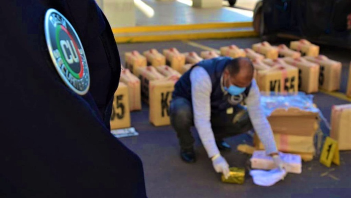 DGSN : Plus d'une tonne de drogue saisie à Casablanca, trois individus interpellés DGSN : Plus d'une tonne de drogue saisie à Casablanca, trois individus interpellés