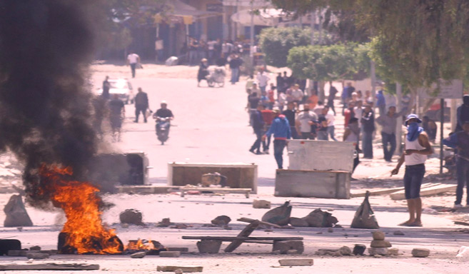 Tunisie : Poursuite des affrontements après le décès d’un jeune manifestant