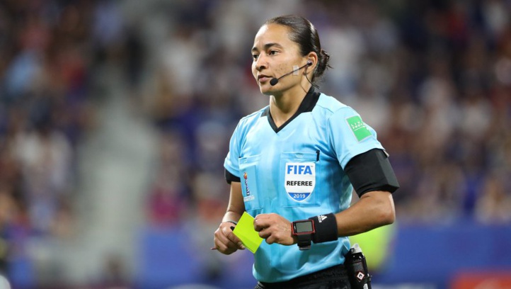 Football: Edina Alves, pionnière de l'arbitrage féminin au Mondial des clubs Football: Edina Alves, pionnière de l'arbitrage féminin au Mondial des clubs