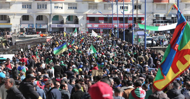 Algérie : Tebboune de retour, le Hirak aussi