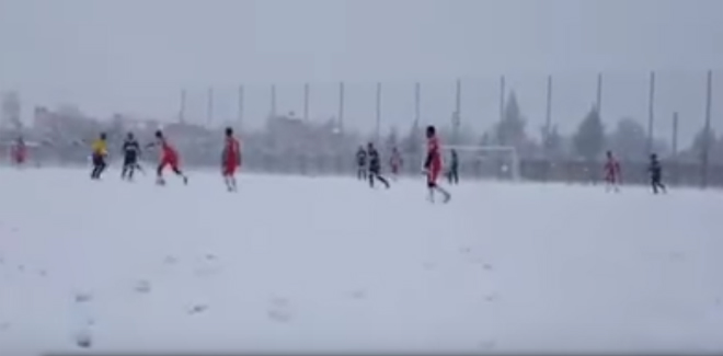 Botola Pro D2 : Chabab Khénifra- Olympique Dcheira interrompu pour cause de neige !