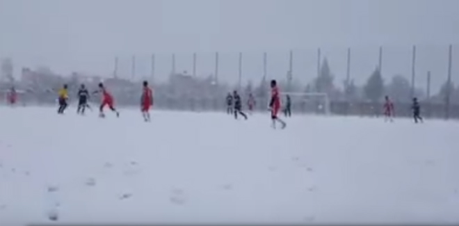 Botola Pro D2 : Chabab Khénifra- Olympique Dcheira interrompu pour cause de neige ! Botola Pro D2 : Chabab Khénifra- Olympique Dcheira interrompu pour cause de neige !