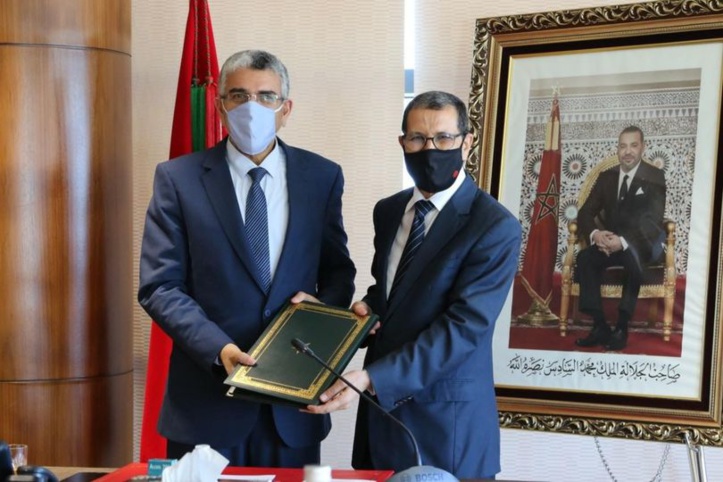 El Othmani rend visite à Ramid après une opération chirurgicale réussie El Othmani rend visite à Ramid après une opération chirurgicale réussie