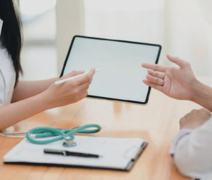 Passeport vaccinal : Un précieux sésame aux contours toujours flous et mal définis au Maroc Passeport vaccinal : Un précieux sésame aux contours toujours flous et mal définis au Maroc