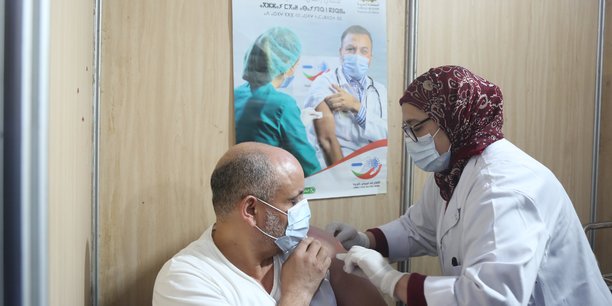 Compteur coronavirus : 444 cas testés positifs et seules 6090 personnes ont reçu leur première dose en 24H Compteur coronavirus : 444 cas testés positifs et seules 6090 personnes ont reçu leur première dose en 24H