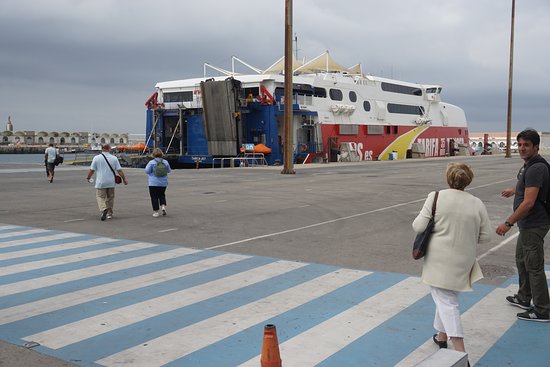 L’Espagne rapatrie ses ressortissants bloqués au Maroc