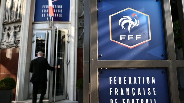 Fédération Française de Football : Le virus suspend le foot amateur départemental et régional Fédération Française de Football : Le virus suspend le foot amateur départemental et régional