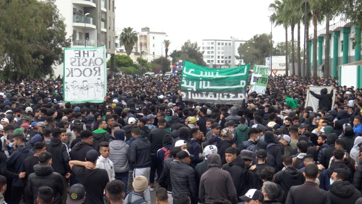 Une ruée verte mais en noir vers le Complexe sportif du Raja