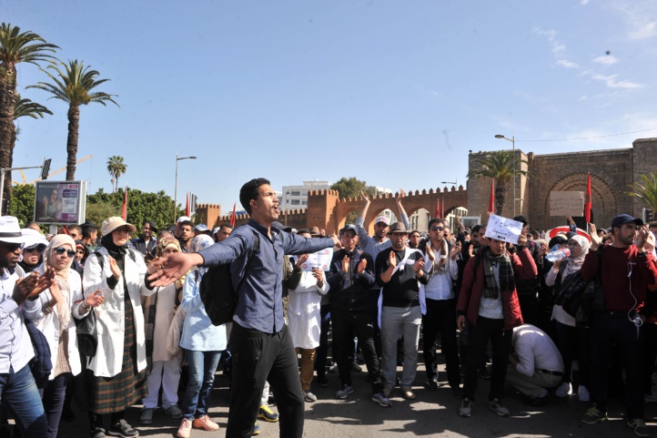 Rabat: Les «contractuels» défient l'interdiction des rassemblements Rabat: Les «contractuels» défient l'interdiction des rassemblements