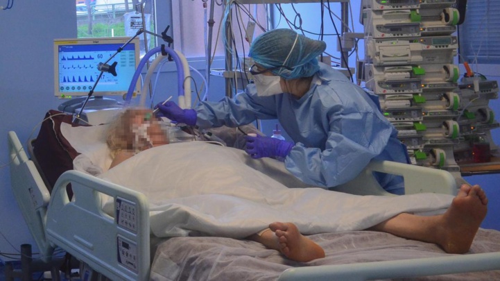 Aux Etats-Unis, des milliers de personnes vaccinées se retrouvent contaminées Aux Etats-Unis, des milliers de personnes vaccinées se retrouvent contaminées