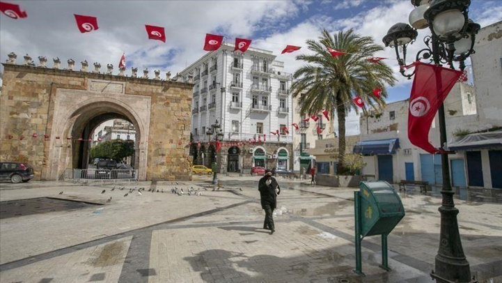 Tunisie : Durcissement des mesures sanitaires après la flambée des contaminations