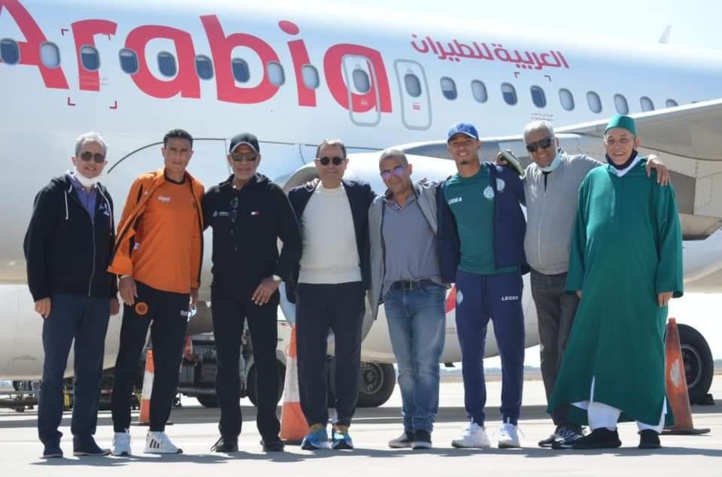Quelques membres des deux délégations à l'aéroport d'Agadir.