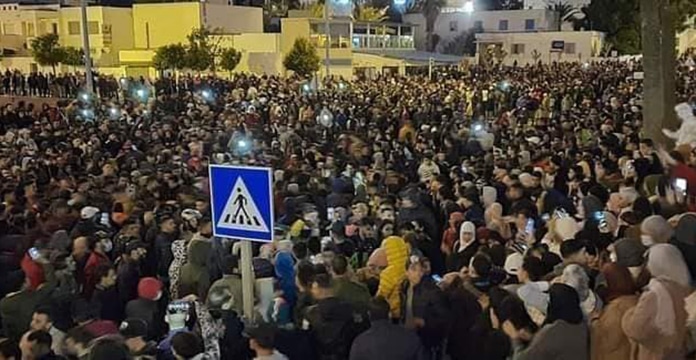 Face au silence des autorités, les manifestations se poursuivent à Fnideq Face au silence des autorités, les manifestations se poursuivent à Fnideq