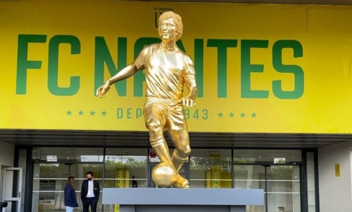 Hommage posthume à Henri Michel : Une statue de bronze de 460 kg, recouverte de feuilles d’or Hommage posthume à Henri Michel : Une statue de bronze de 460 kg, recouverte de feuilles d’or