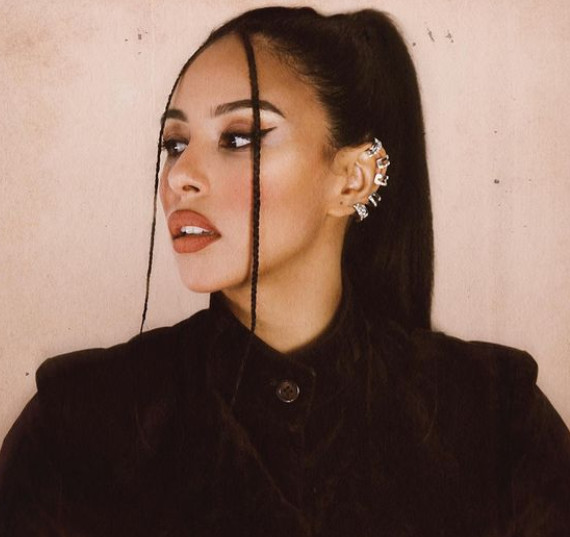 " Effects of Toughts" est son nouveau single " Effects of Toughts" est son nouveau single