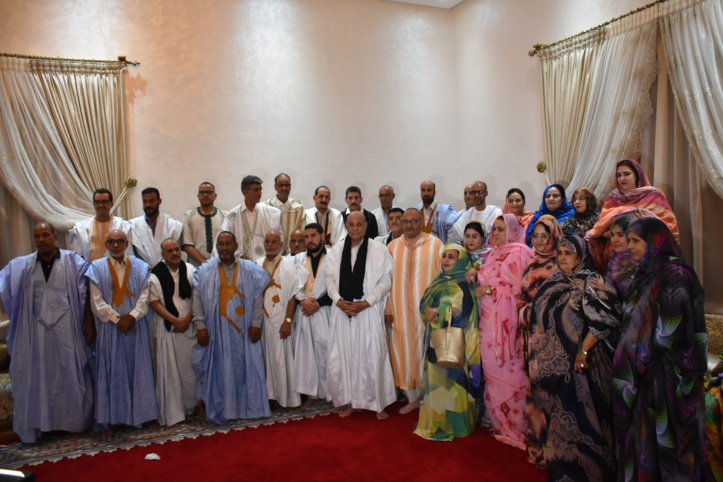 Photo de groupe des nouvelles recrues de l’Istiqlal avec Lhajj Hamdi Ould Rchid